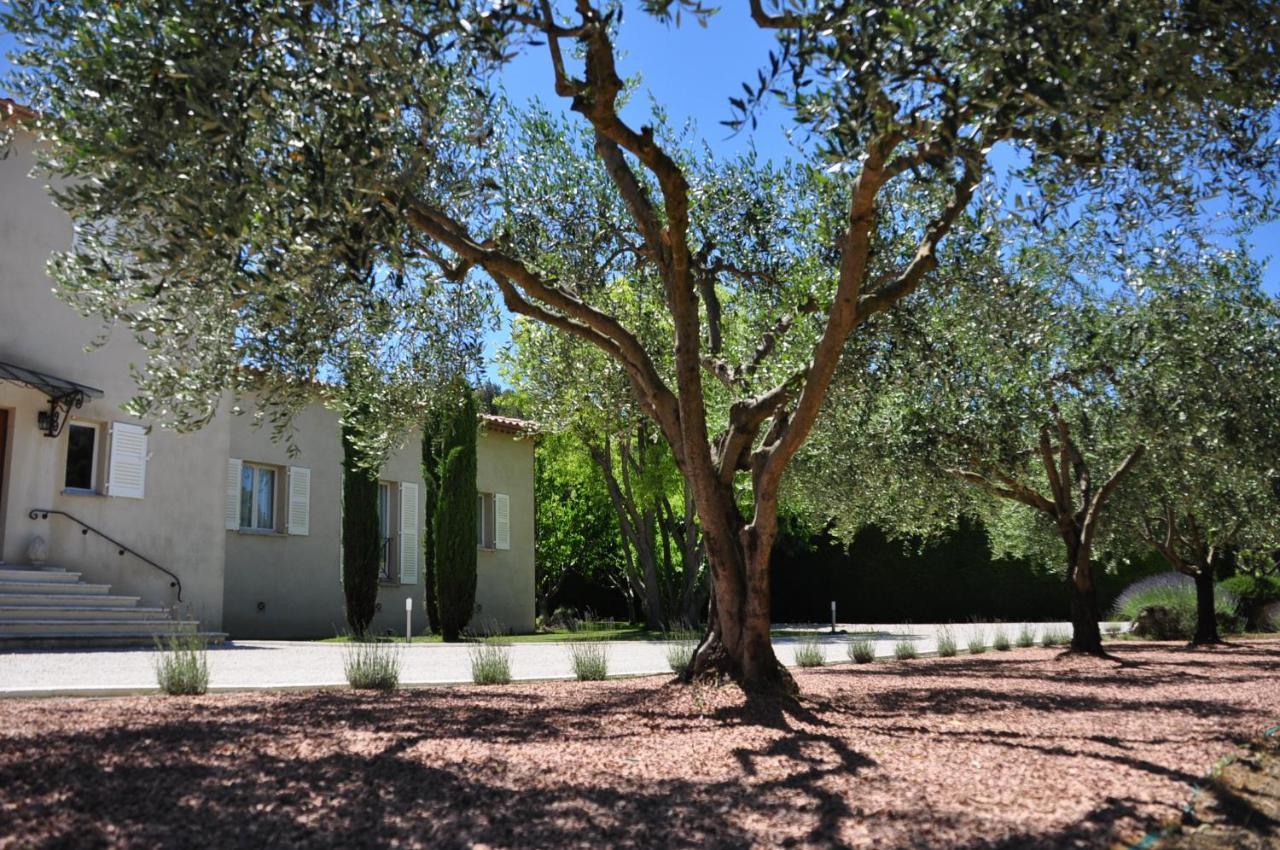 Le Jardin des Amandiers Châteaurenard Exterior foto